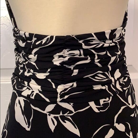 White House Black Market halter dress - Picture 6 of 7